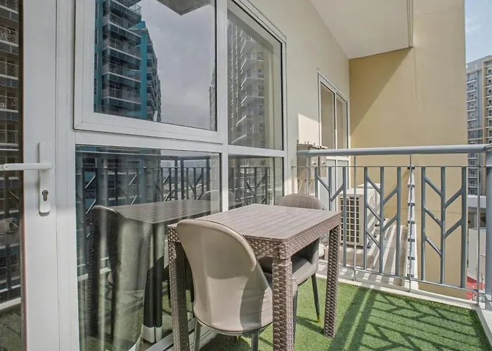 Lovely & Spacious 2br Near Solaire & Okada Apartamento