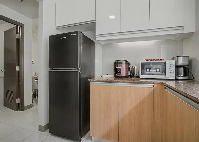 Lovely & Spacious 2br Near Solaire & Okada Manila