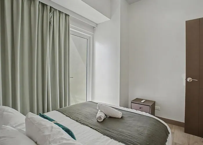 Lovely & Spacious 2br Near Solaire & Okada * Manila