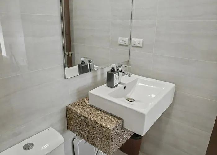 Lovely & Spacious 2br Near Solaire & Okada *