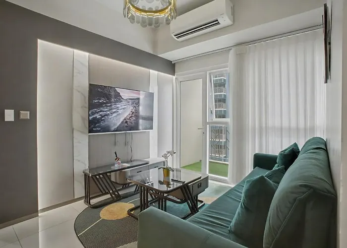 Lovely & Spacious 2br Near Solaire & Okada