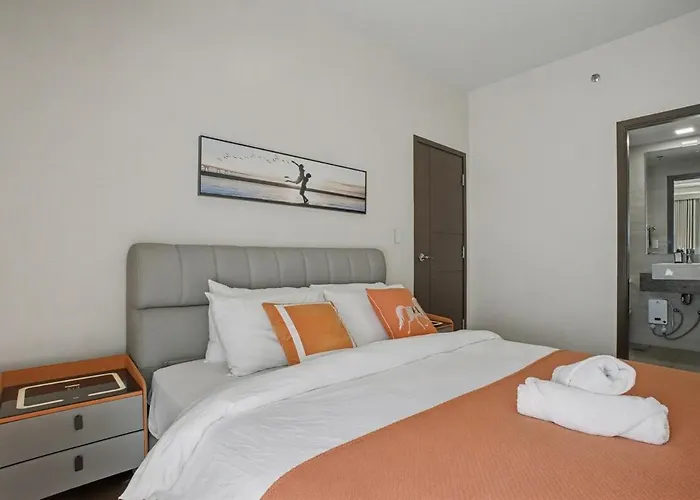 Lovely & Spacious 2br Near Solaire & Okada Apartamento