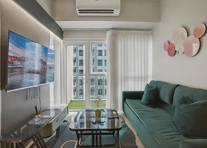 Lovely & Spacious 2br Near Solaire & Okada