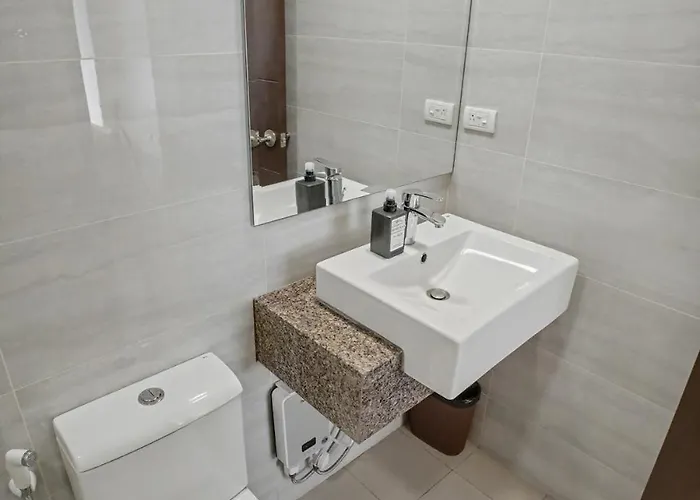 Lovely & Spacious 2br Near Solaire & Okada *