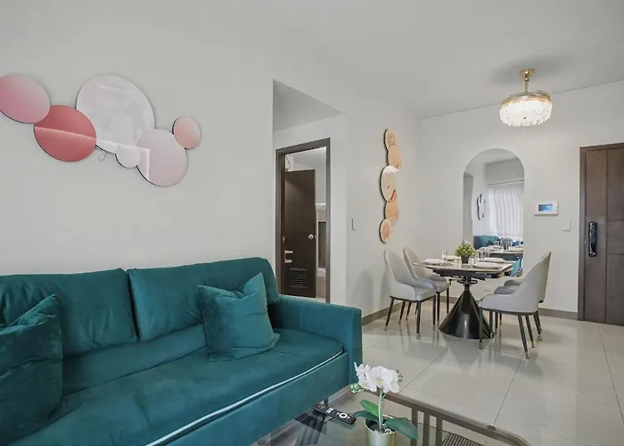 Lovely & Spacious 2br Near Solaire & Okada Apartamento Manila