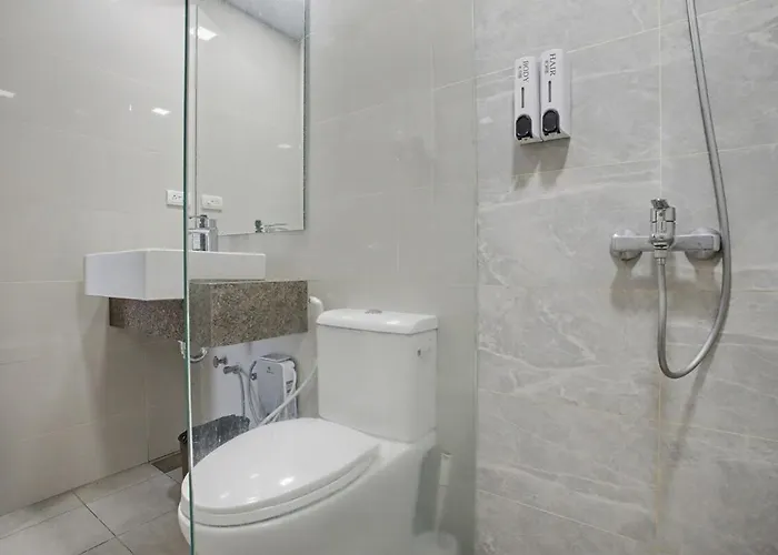 Lovely & Spacious 2br Near Solaire & Okada Apartamento Manila